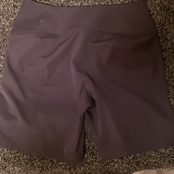 EUC Lululemon black shorts size 10 - Picture 3 of 9